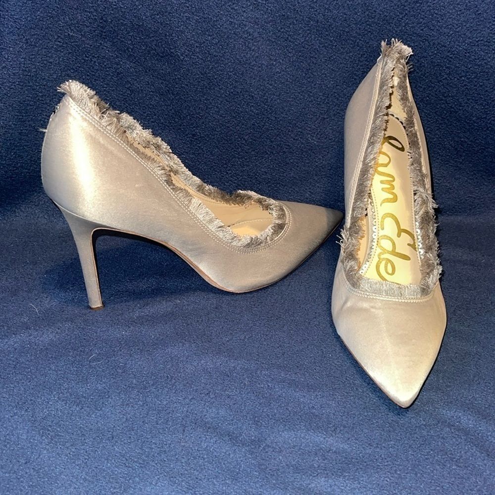 Sam Edelman Halan light grey satin fringe heels size 9